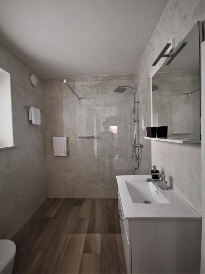 Yellow Dreamhouse Postojna Bagian luar foto